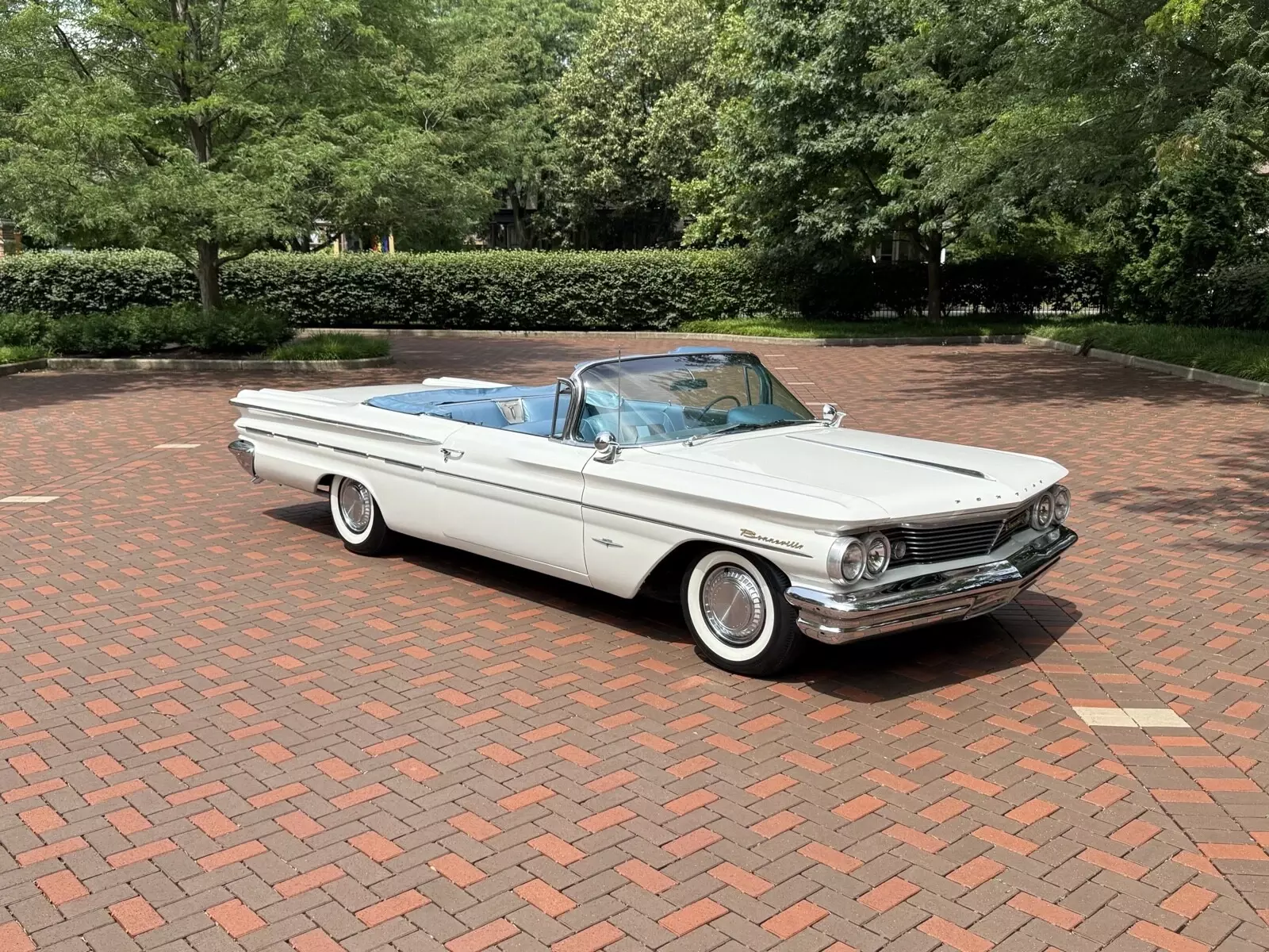 1960 Pontiac Bonneville Convertible White Bonny 1960 Pontiac Bonneville Bonny