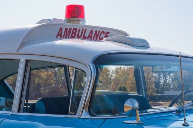 1960 Pontiac Bonneville Bonneville Superior Custom Ambulance - photo 4