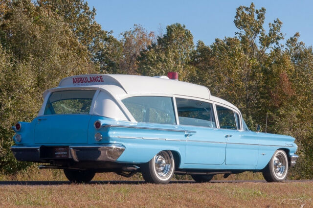 1960 Pontiac Bonneville Bonneville Superior Custom Ambulance - photo 5