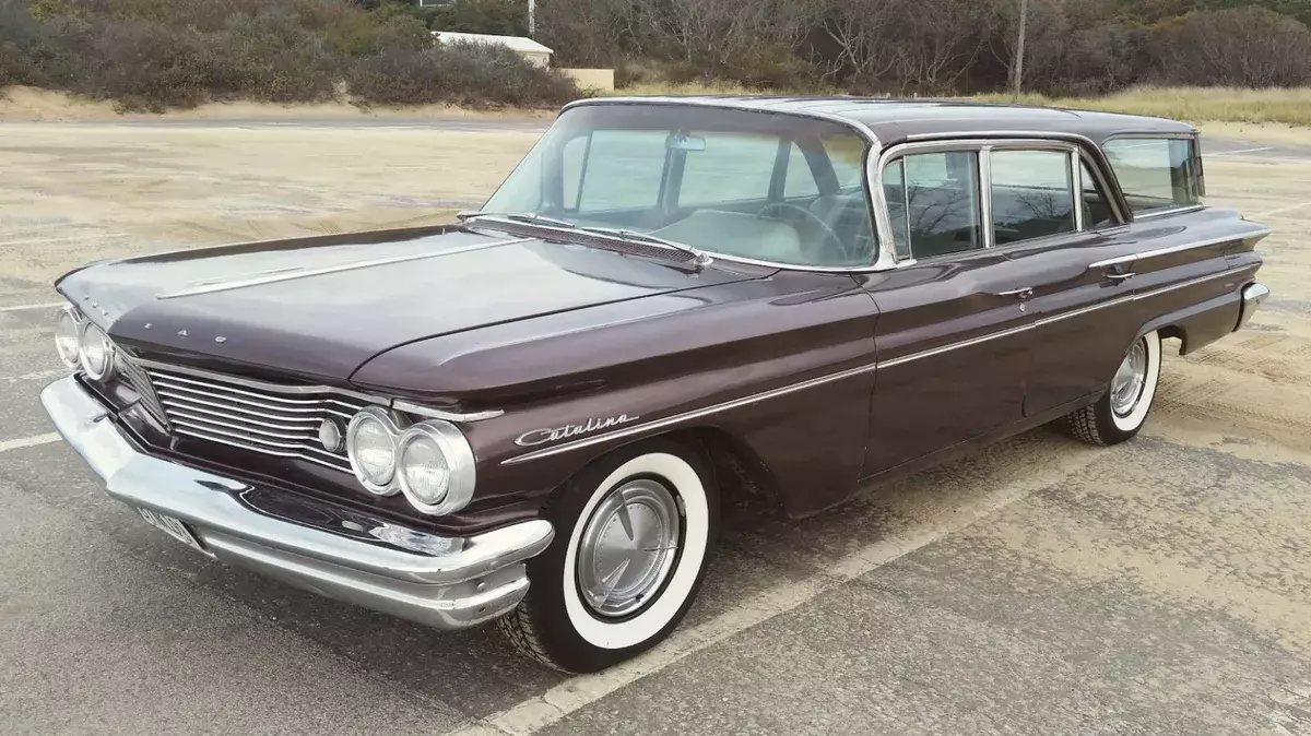 1960 Pontiac Safari Wagon 41,000 orginal miles 1960 Pontiac Catalina California Car