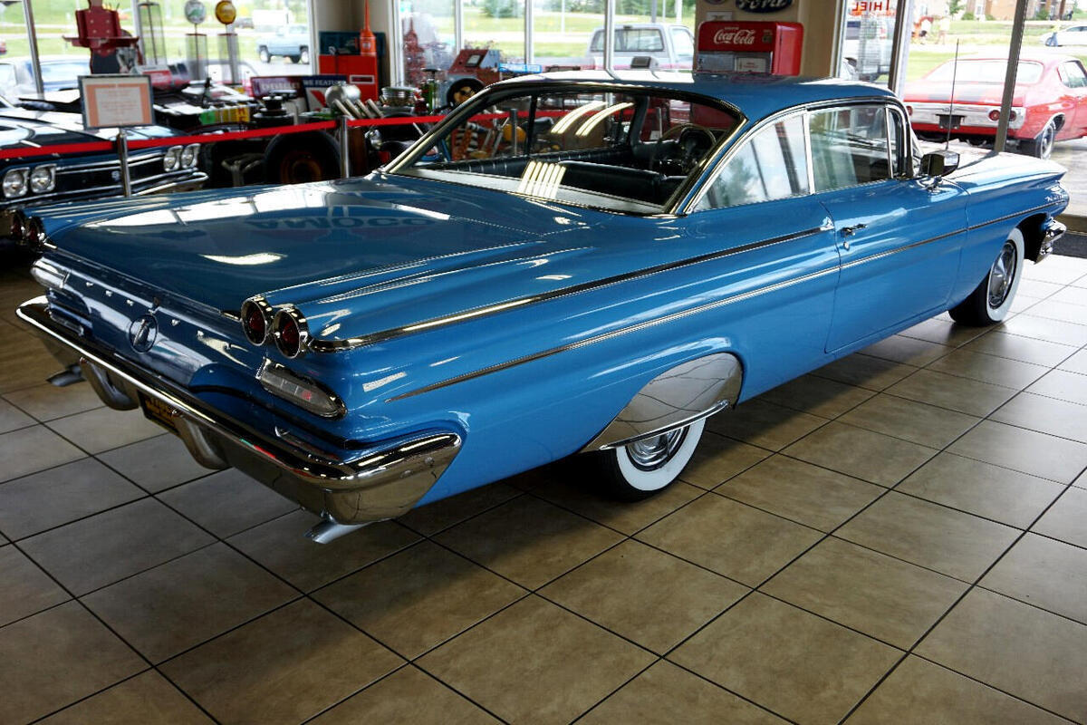 1960 Pontiac Ventura 2-Door Bubble Top - photo 9