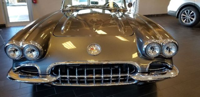 1960 Chevrolet Corvette - photo 12