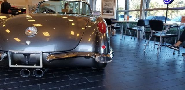 1960 Chevrolet Corvette - photo 2