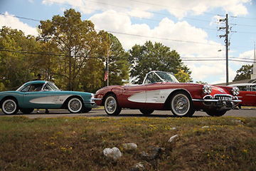 1960 Chevrolet Corvette 2-Door Convertible Coupe - photo 3