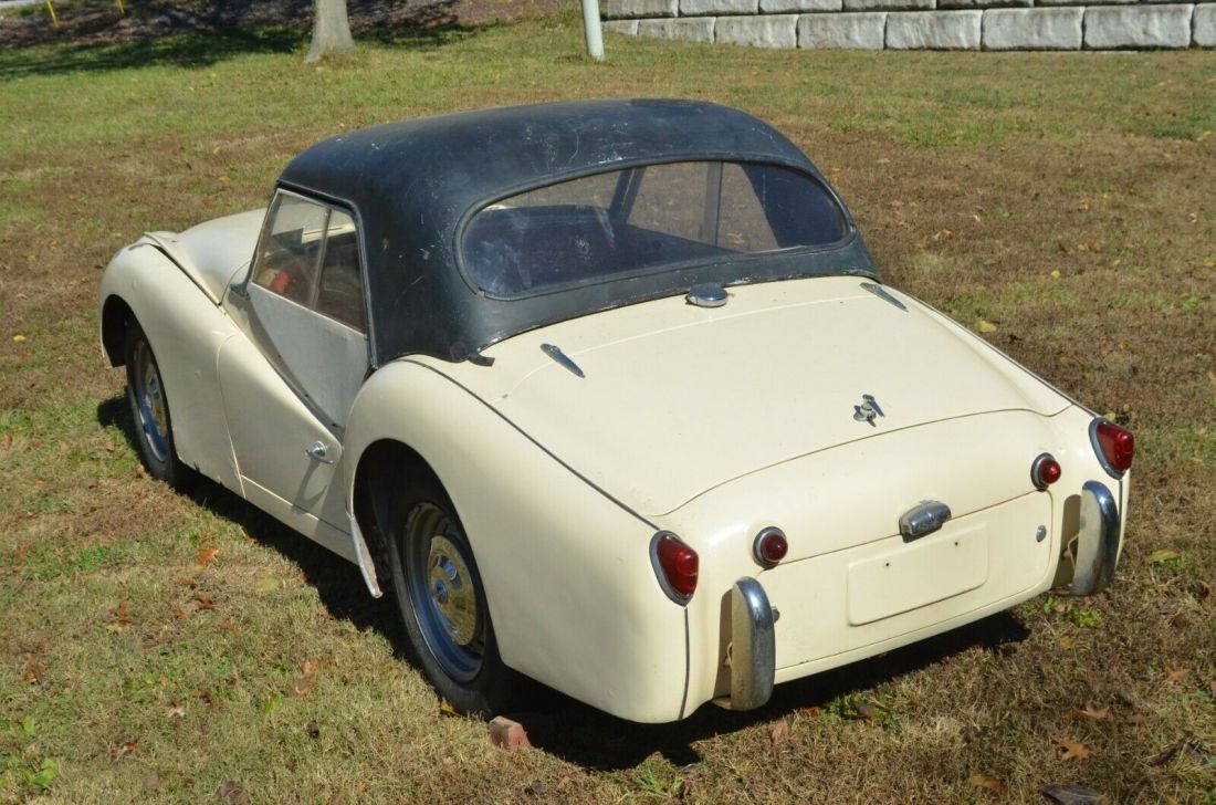 1960 Triumph TR3 Roadster - photo 2