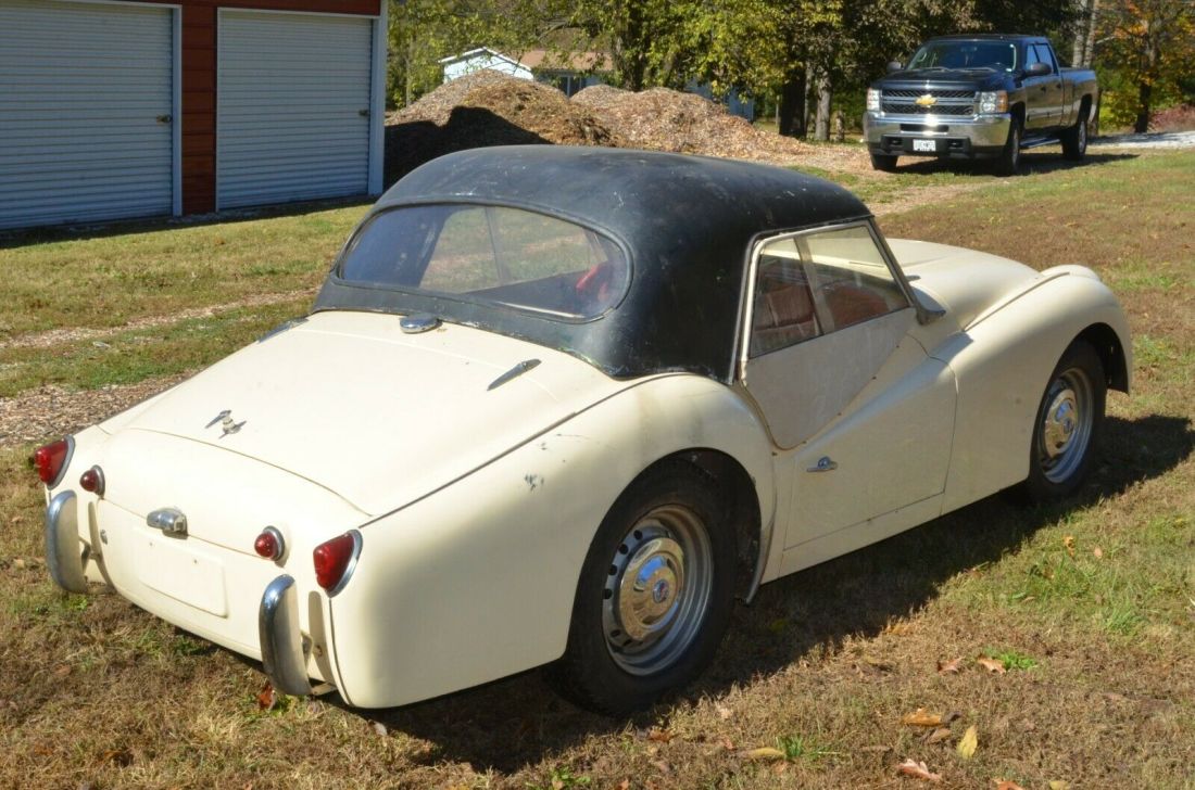 1960 Triumph TR3 Roadster - photo 3
