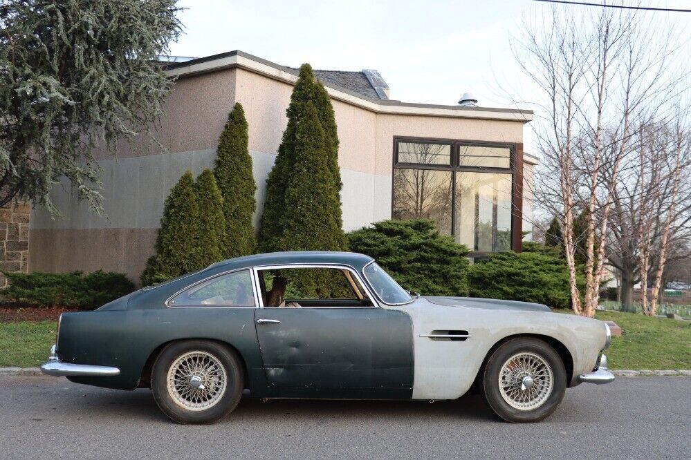 1961 Aston Martin DB4 Series II - photo 3