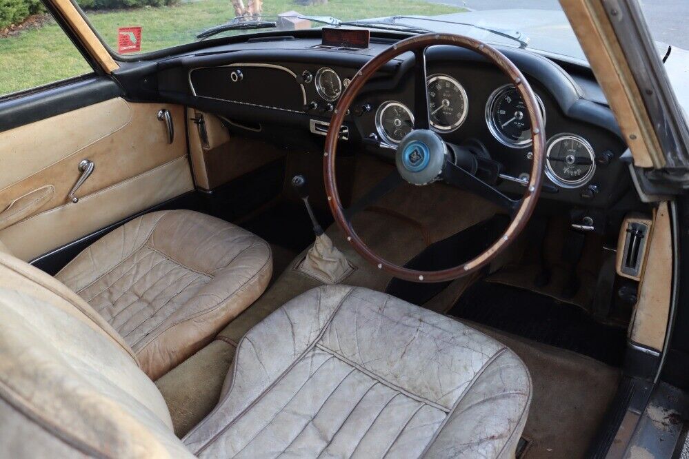 1961 Aston Martin DB4 Series II - photo 6