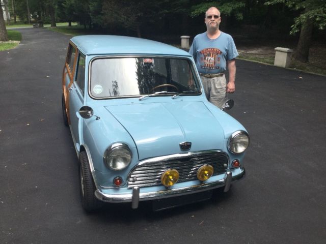 1961 Austin 2 Door Woodie Wagon - photo 2