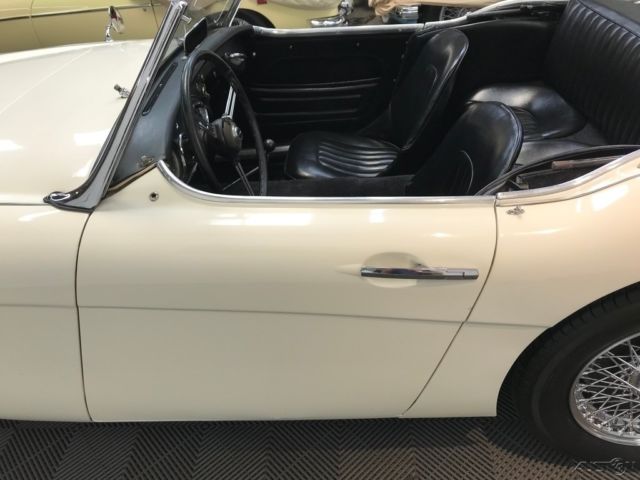 1961 Austin Healey 3000 4-SPEED w/ OD GEARBOX. 60-SPOKE WIRES. - photo 10