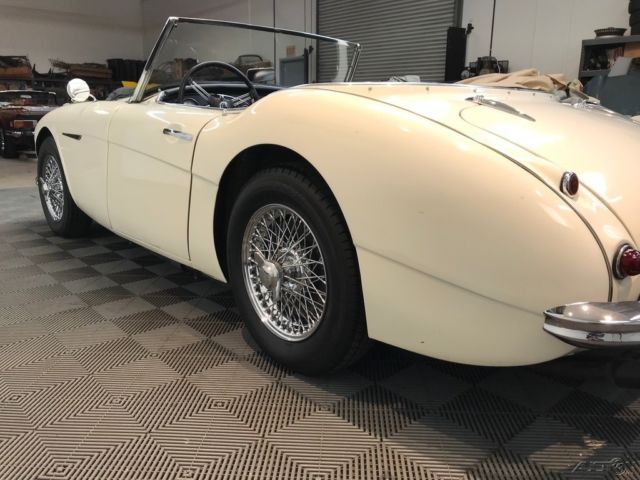 1961 Austin Healey 3000 4-SPEED w/ OD GEARBOX. 60-SPOKE WIRES. - photo 9