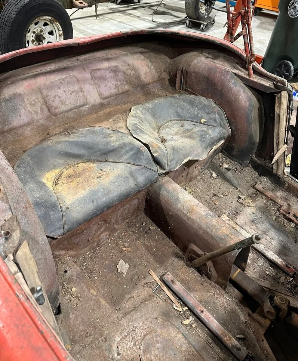 1961 Austin Healey 3000 - photo 11