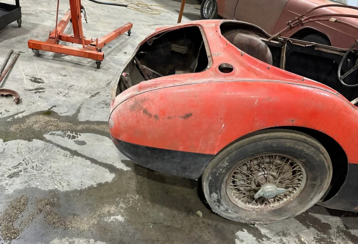 1961 Austin Healey 3000 - photo 6