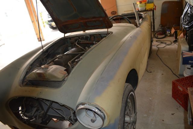 1961 Austin Healey 3000. Rare Tri-carbs. Matching # engine. HERITAGE CERTIFICATE 1961 Austin Healey 3000