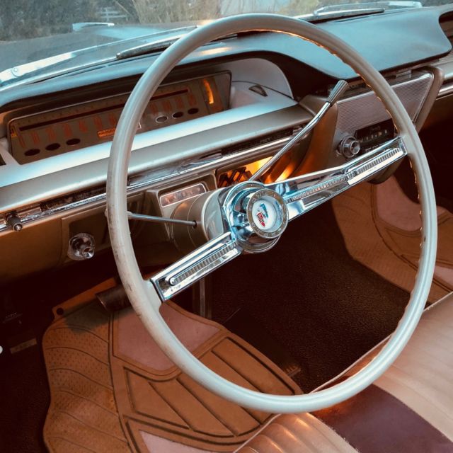 1961 Buick LeSabre Convertible - photo 9