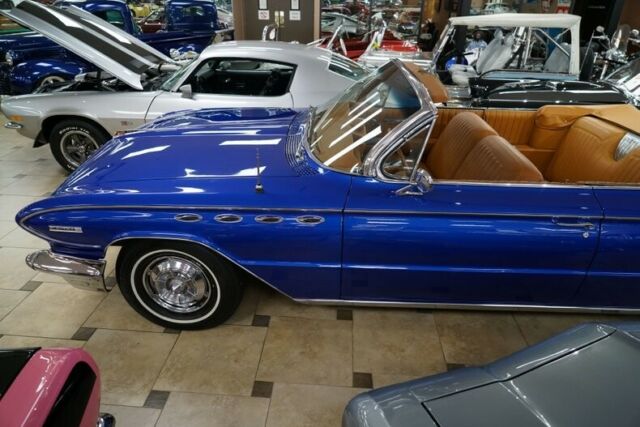 1961 Buick Electra 225 - photo 3
