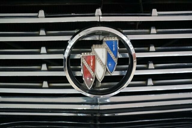 1961 Buick Electra 225 - photo 9