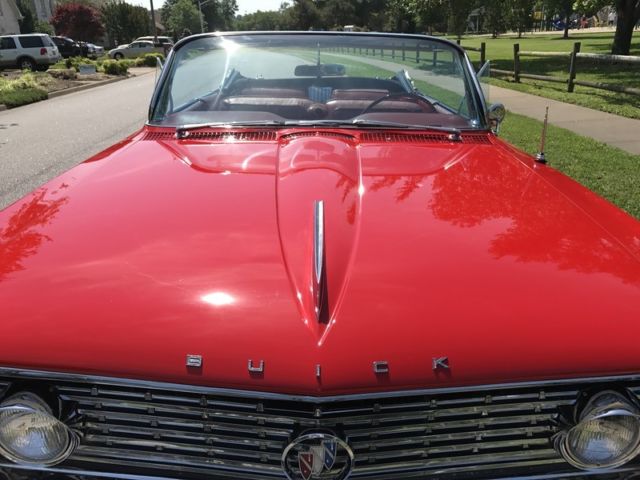 1961 Buick Electra 225 Convertible 445 V8 - photo 10
