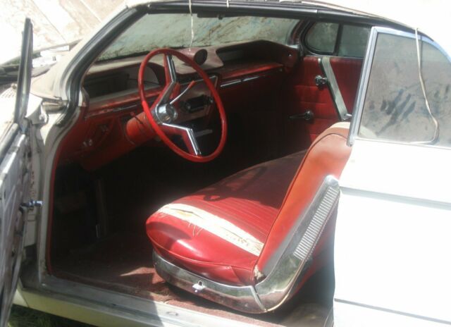 1961 Buick Invicta Convertible - photo 2