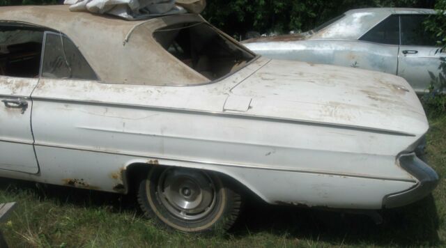 1961 Buick Invicta Convertible - photo 4