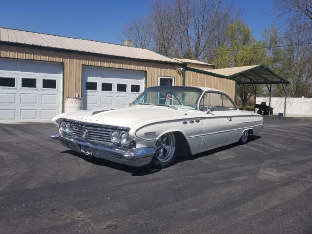 1961 Buick Invicta Custom 2 door Bubble top 1961 Buick Invicta Custom 2 door Bubble top