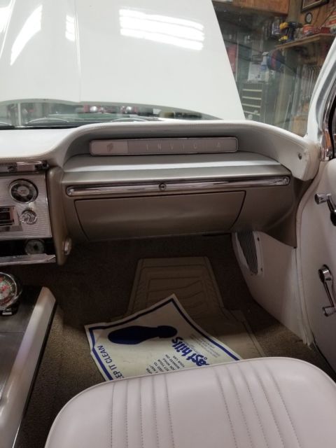 1961 Buick Invicta Custom 2 door Bubble top - photo 10