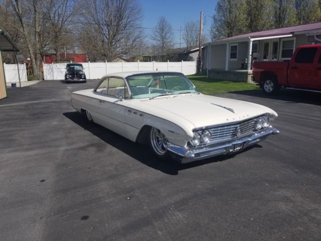 1961 Buick Invicta Custom 2 door Bubble top - photo 2
