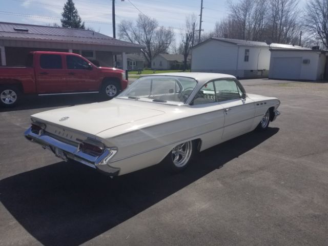 1961 Buick Invicta Custom 2 door Bubble top - photo 4