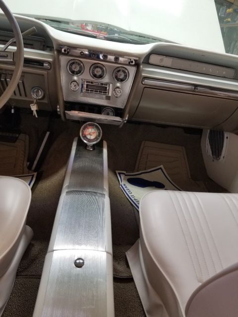 1961 Buick Invicta Custom 2 door Bubble top - photo 9