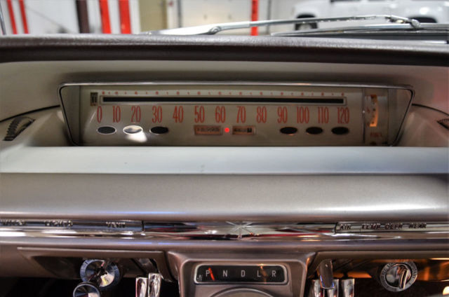 1961 Buick LeSabre 4- Door Hard Top - photo 4