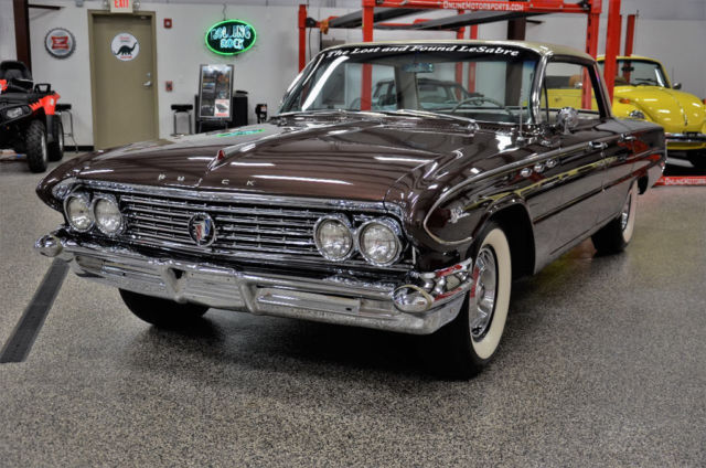 1961 Buick LeSabre 4- Door Hard Top - photo 7