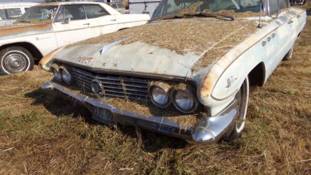1961 Buick LeSabre 4 DOOR HARDTOP ***NO RESERVE**** - photo 12