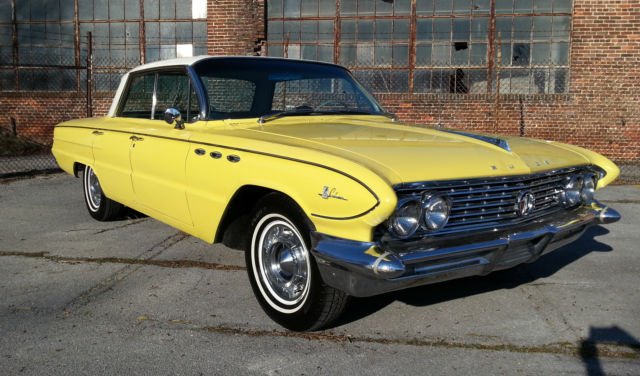 1961 Buick LeSabre Base Hardtop 4-Door - photo 3