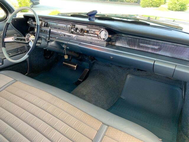 1961 Cadillac Sedan DeVille 4DR HT - photo 7