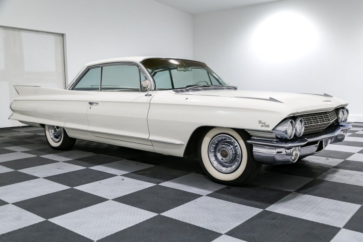 1961 Cadillac Coupe DeVille 2238 Miles White Coupe 390 V8 Jet Away 4 Speed Auto 1961 Cadillac DeVille