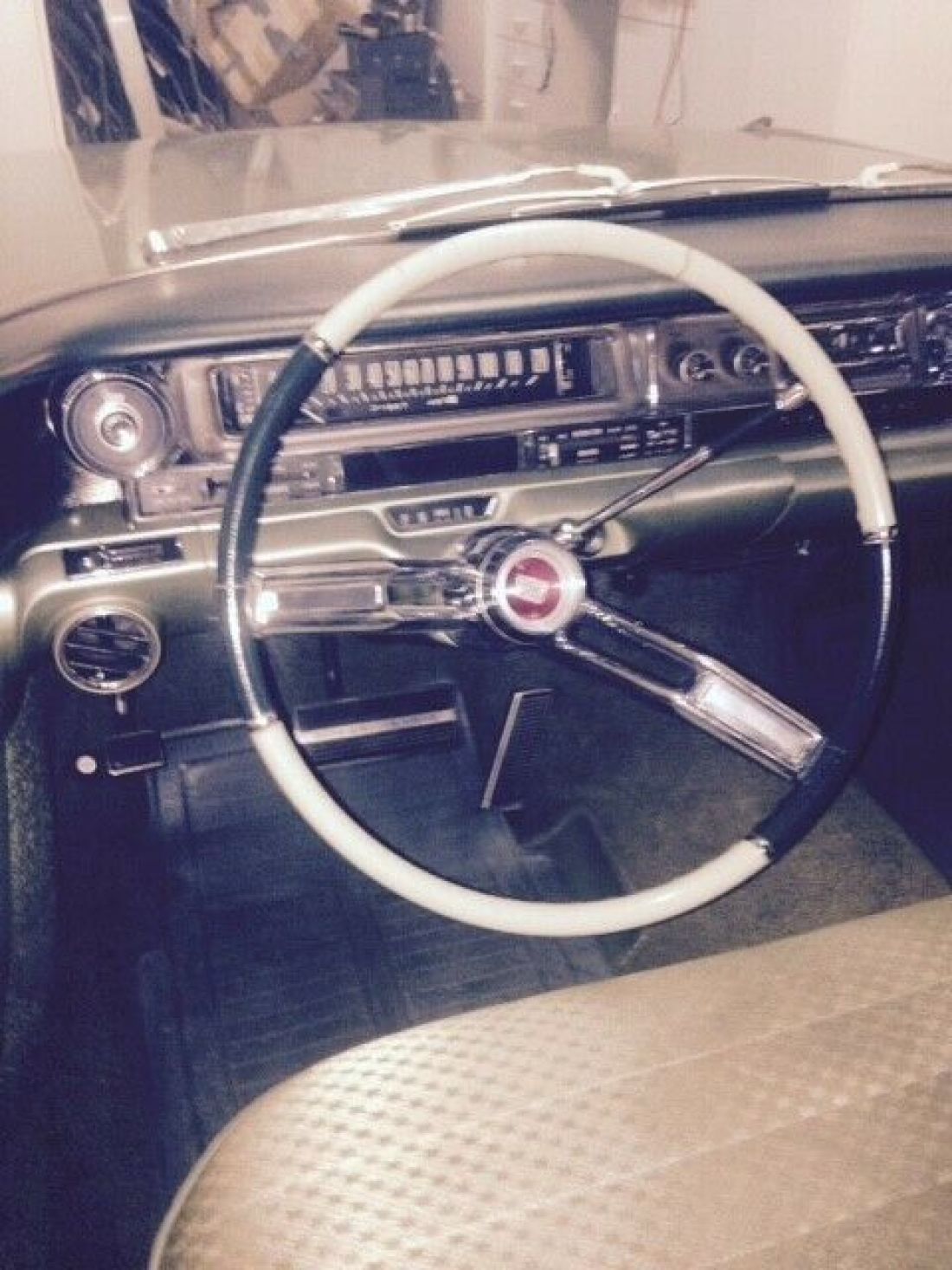 1961 Cadillac DeVille Base Sedan 4-Door - photo 10