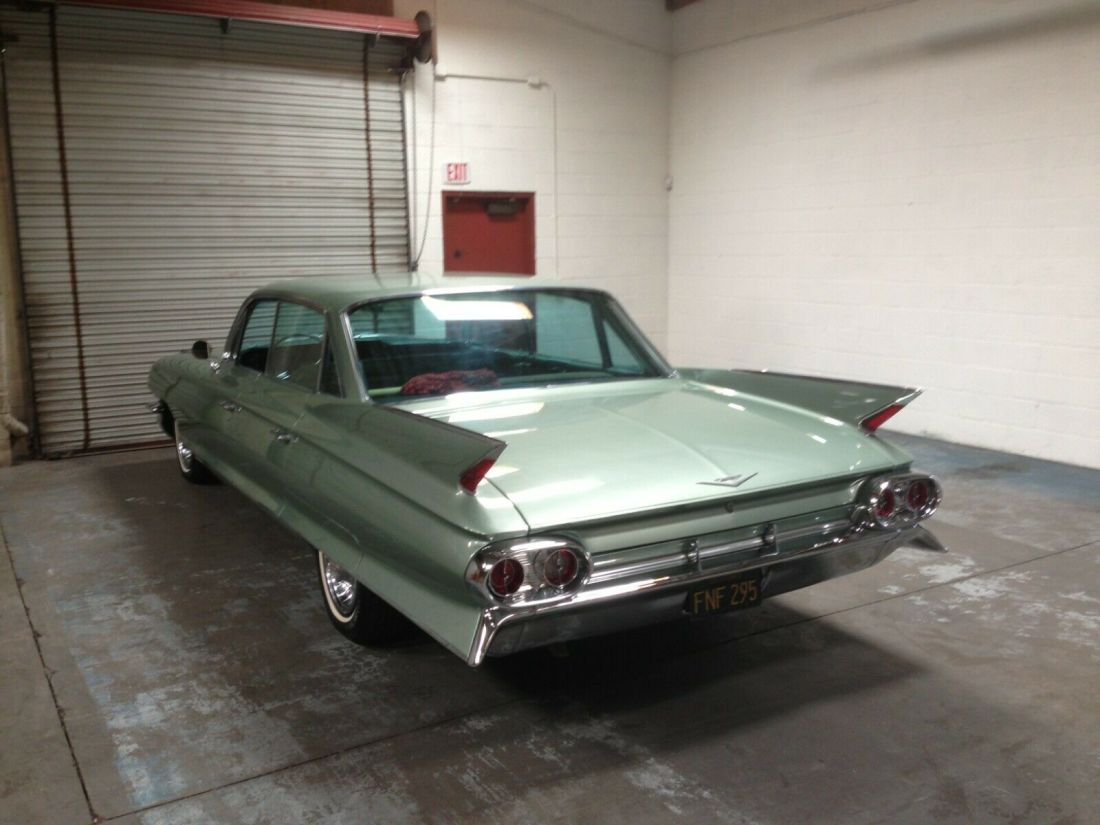 1961 Cadillac DeVille Base Sedan 4-Door - photo 4