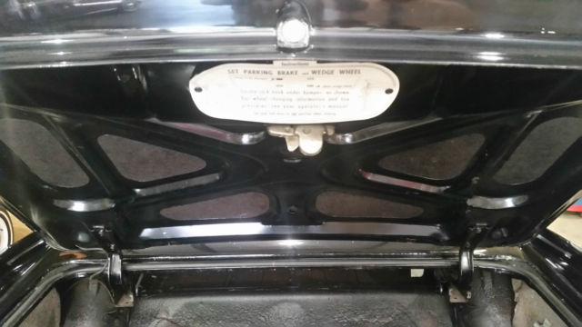 1961 Cadillac Fleetwood Runs Yard Drives 390V8 Body Int Fair Great Project - photo 12