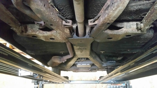 1961 Cadillac Fleetwood Runs Yard Drives 390V8 Body Int Fair Great Project - photo 6