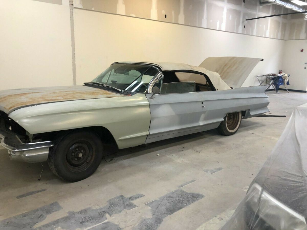 1961 Cadillac convertible - photo 2