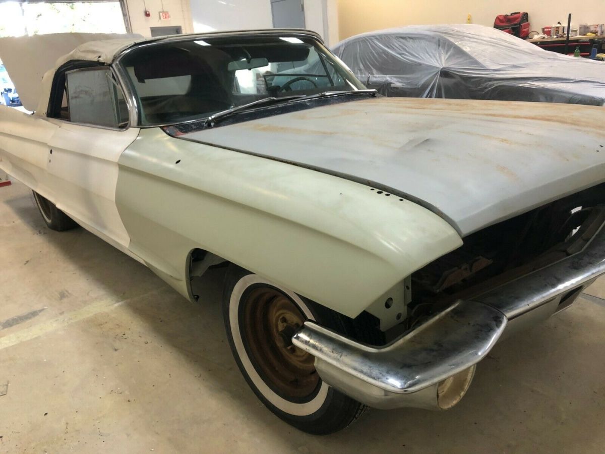 1961 Cadillac convertible - photo 3