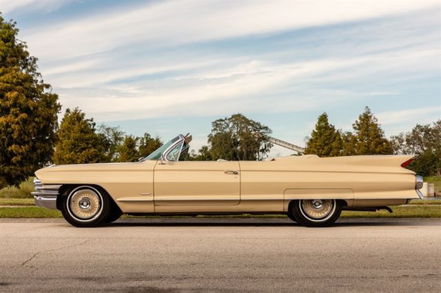 1961 Cadillac Series 62 Convertible - photo 8