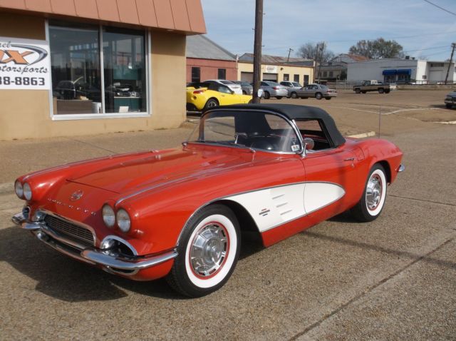 1961 Chevrolet Corvette Convertible - photo 2