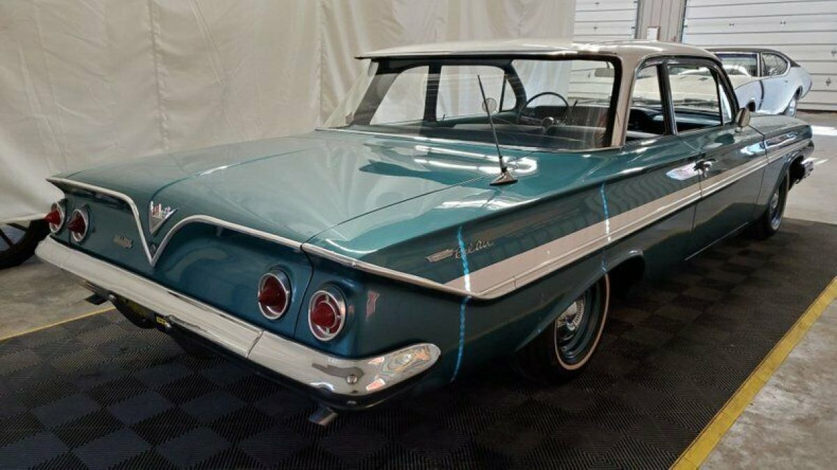 1961 Chevrolet Belair 2dr 348 - photo 4