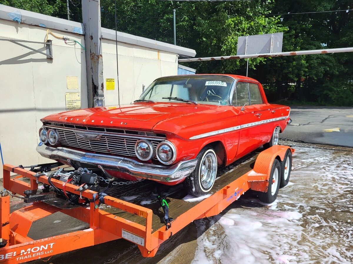 1961 Chevrolet Bel Air 4 door hard top - photo 3