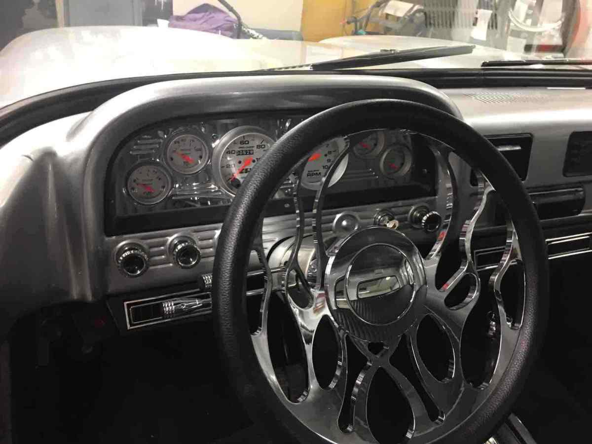 1961 Chevrolet C10 short bed - photo 12