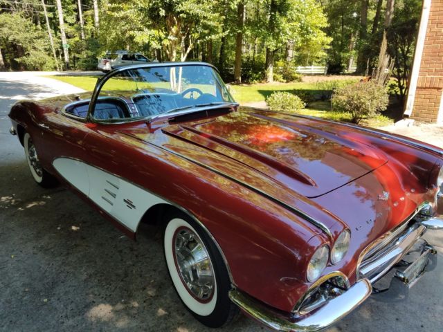 1961 Chevrolet Chevy Corvette in Honduras Maroon 1961 Chevrolet Corvette