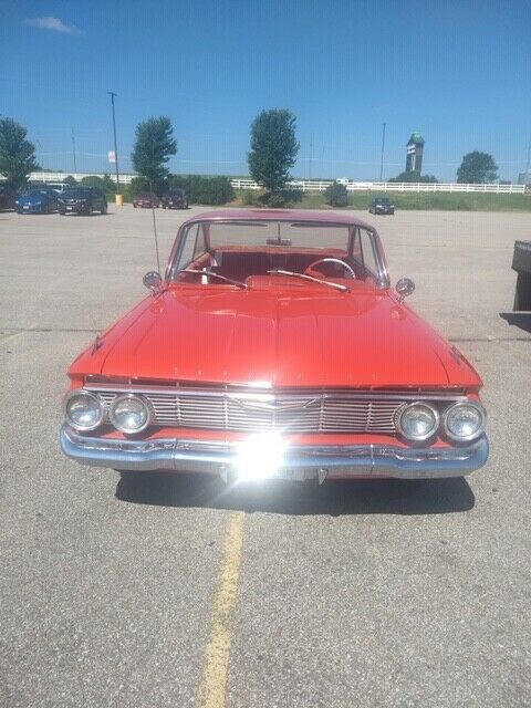 1961 Chevrolet Impala - photo 2