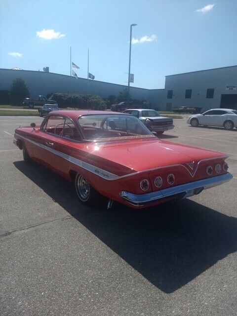 1961 Chevrolet Impala - photo 3