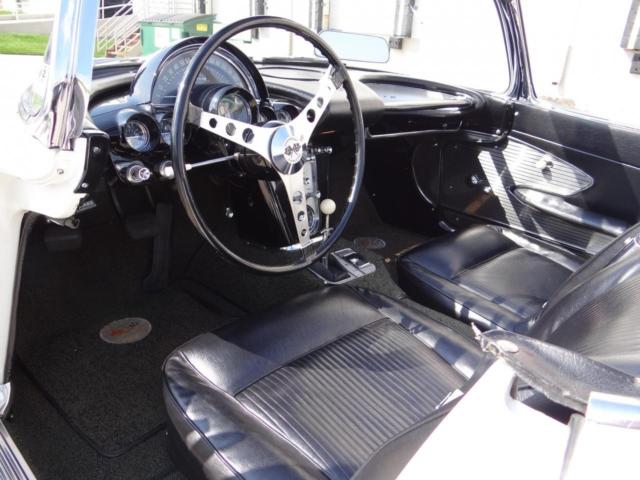 1961 Chevrolet Corvette - photo 9